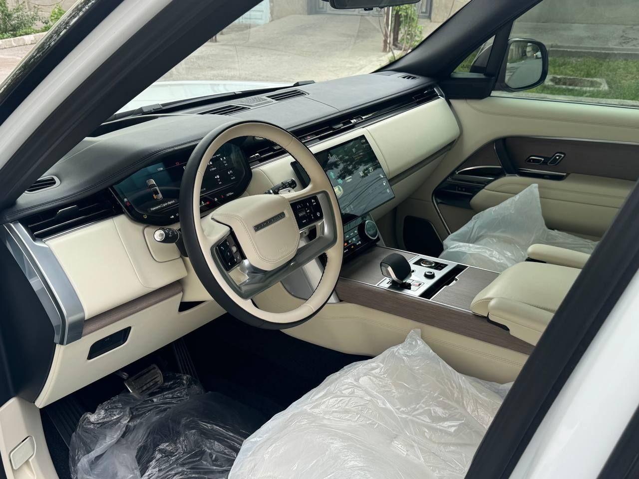 Land Rover Vogue Autobiography P530