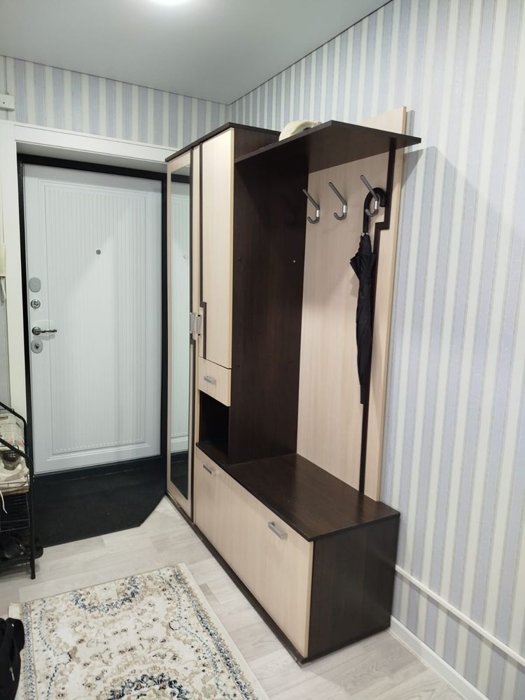 Продам шкаф в прихожую