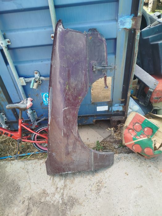 Крыло Ауди 80 правая