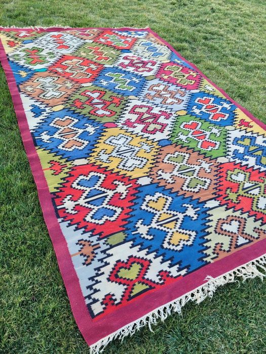 Covor vechi oltenesc cu forme geometrice