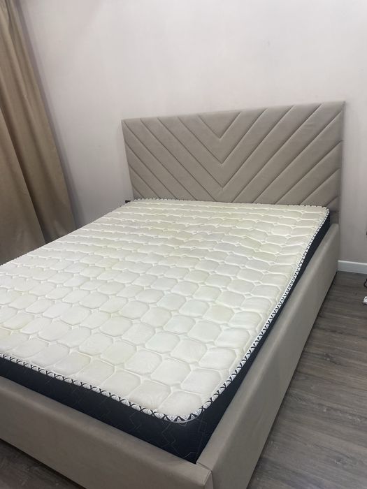 продам спальную кровать!