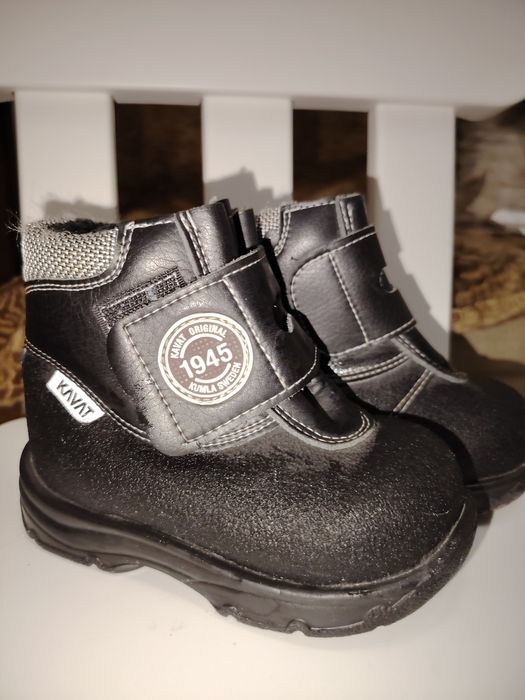 Боти от естествена кожа и вълна