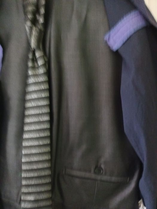 Елегантен мъжки костюм