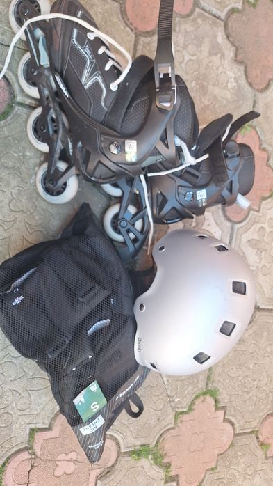 Vând role oxelo nr 35-38 protecții și casca