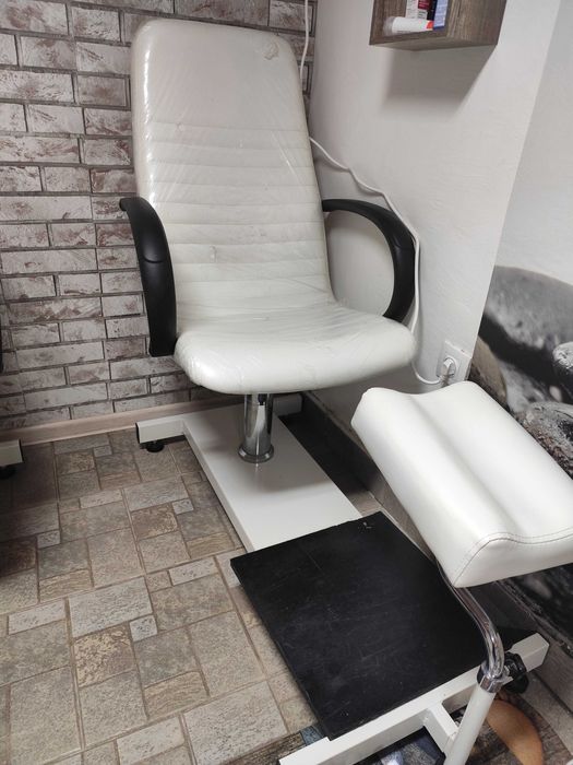 Стол за педикюр.