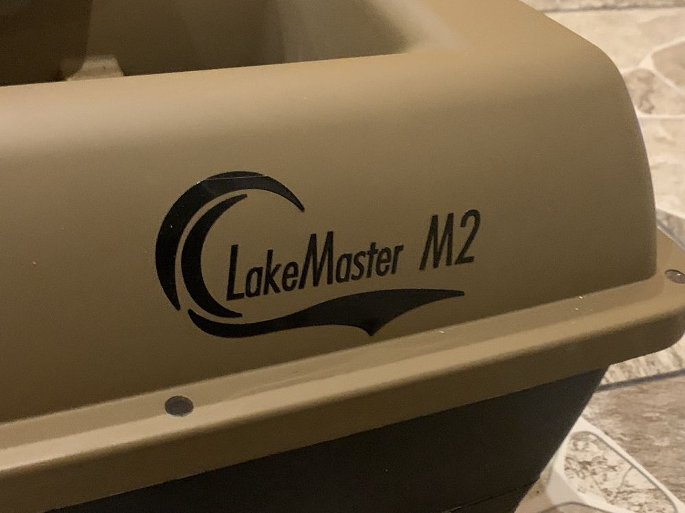Лодка за захранка Lakemaster Master