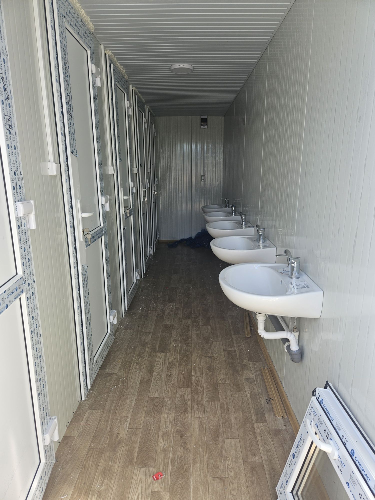 Vând  containere contanar producător