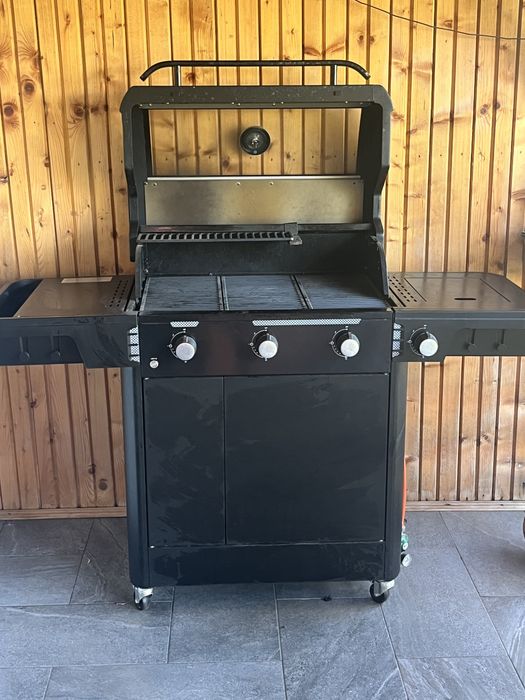 tenneker grill folosit doar de doua ori !