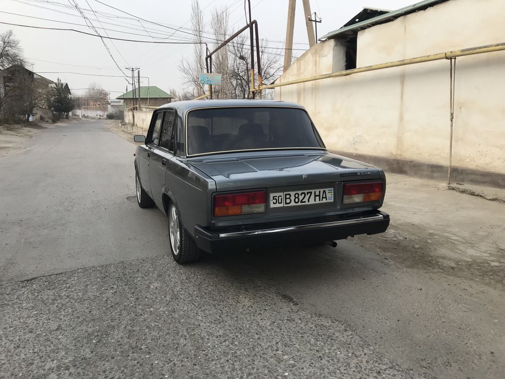 Vaz 2107 sotiladi