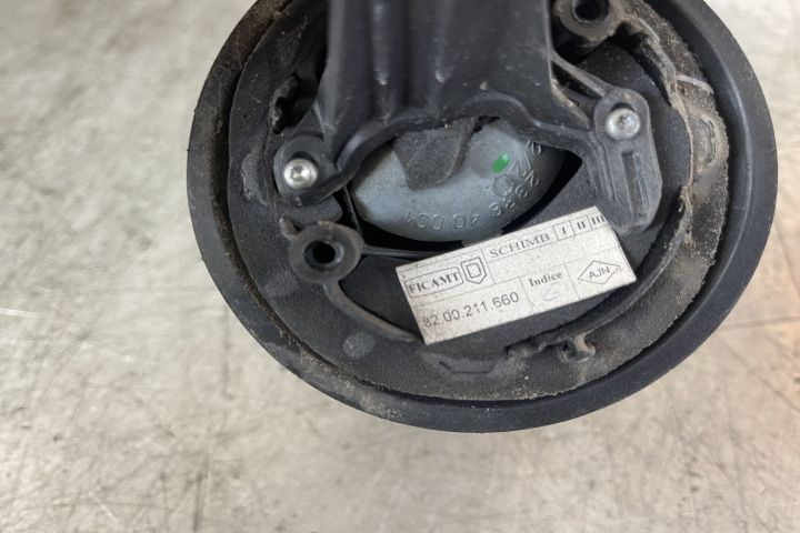 Oglinda stanga manuala E20103017 / E2 0103017 Dacia Logan prima gener