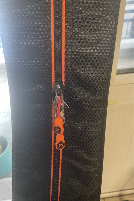 Husa lansete rigida Mivardi TMX Feeder Holdall Xtra Safe.