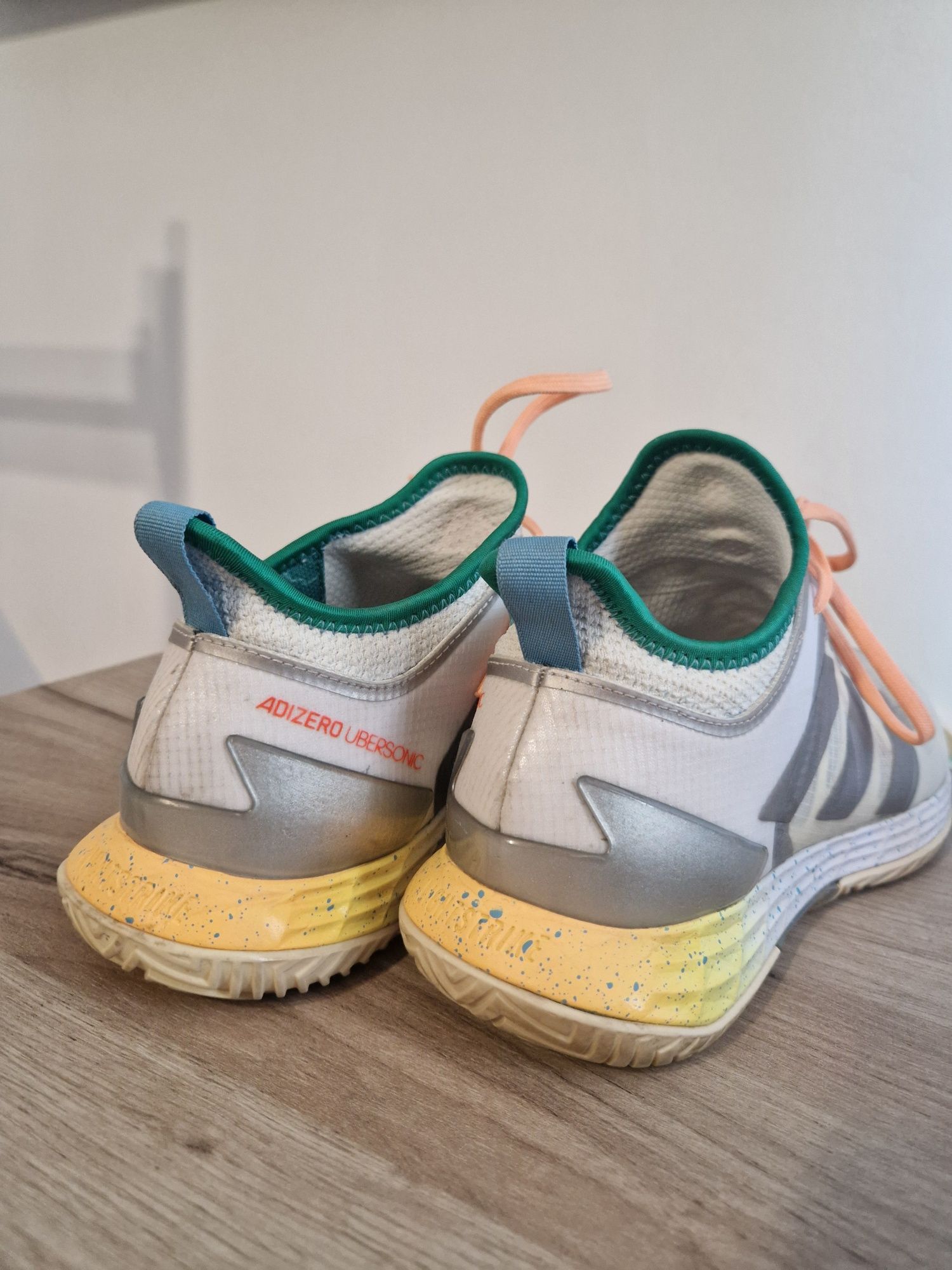 Adidas Ubersonic 4