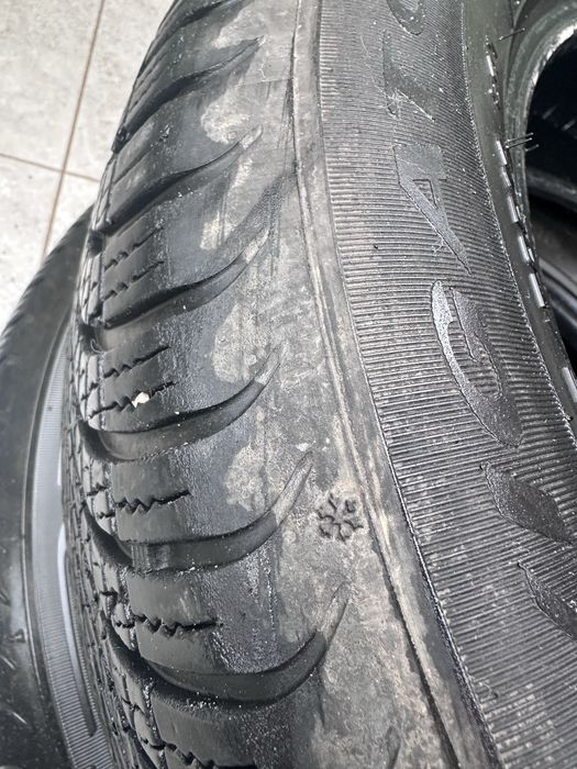 Две зимни гуми 14 цола, ползвани половин год