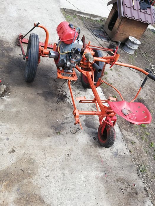Cositoare laverda cu remorca. Defectă