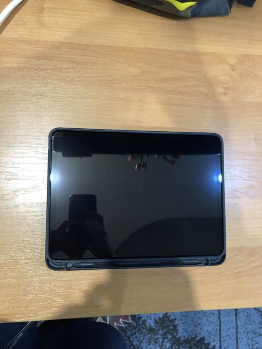 Продается iPad air срочно,обмена нет