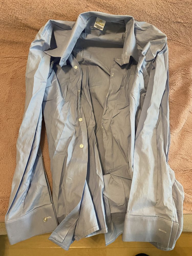 Vand camasi in stare buna masurile 39 - 42