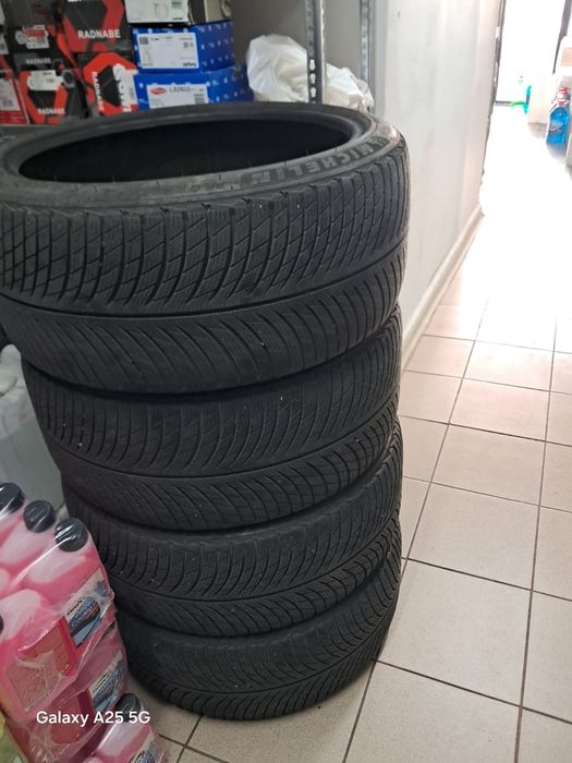 Vand 4 anvelope de iarna Michelin 245/40R20 si 275/35R20