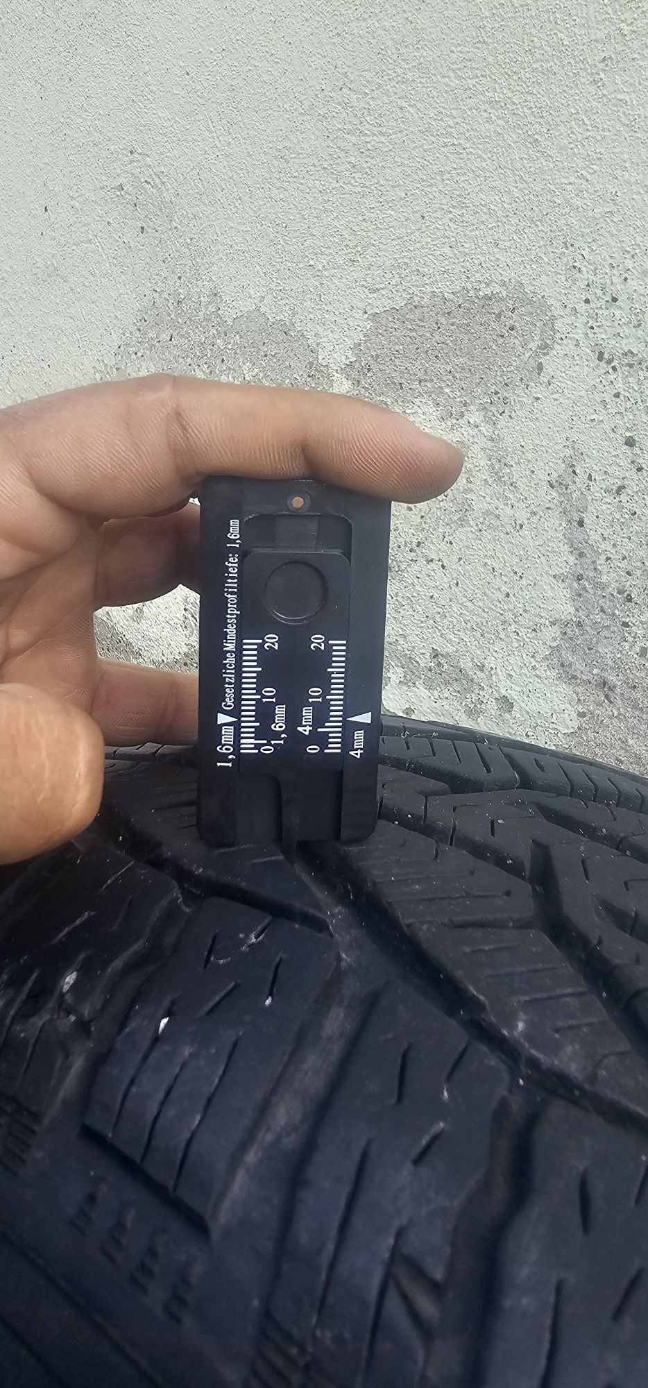 Зимни гуми 215/55R16
