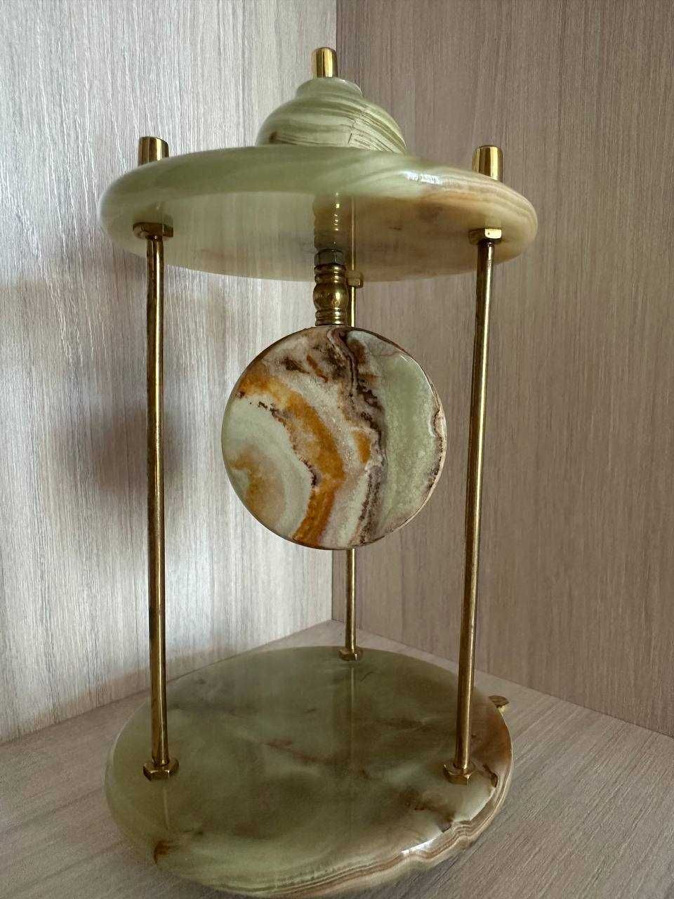 Часы камня из оникса