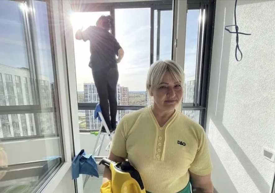 Мытье окон и химчистка мебели на дому. Уборка домов.