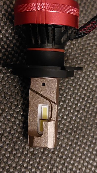 ЛЕД крушки за автомобил H4