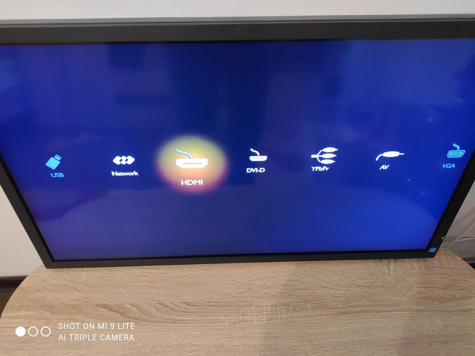 Monitoare Profesionale Full HD 32 și 22 inch