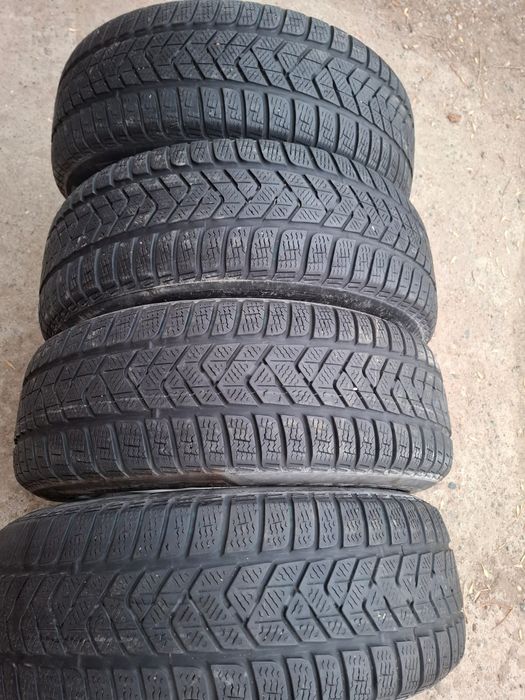 Зимние шины  PIRELLI 215/65 R16