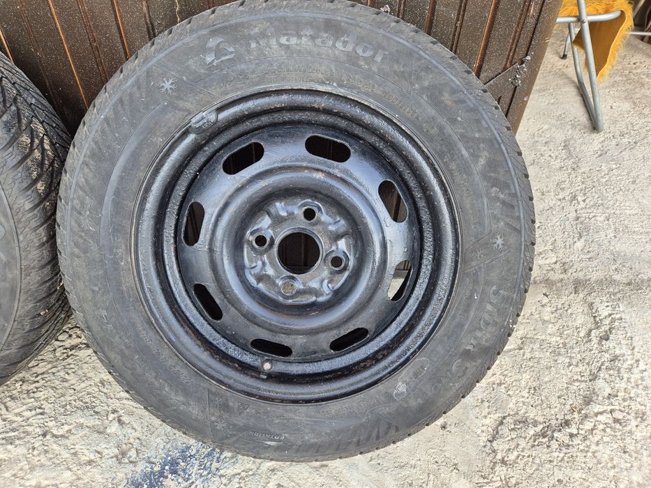 Гуми с джанти 175/70/14 - 2бр. зимни