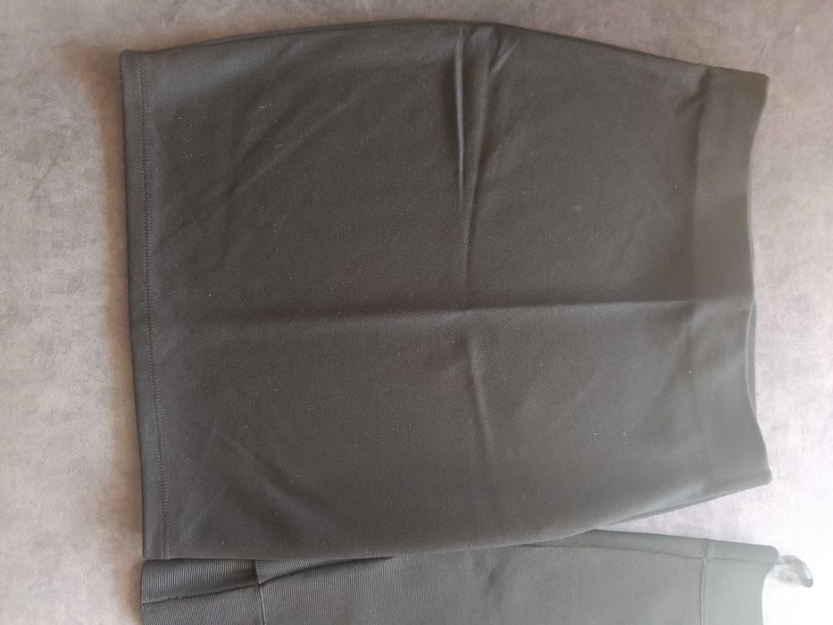 Бели ризи и черни поли, лот от дънки и дънкови поли за 10 г.