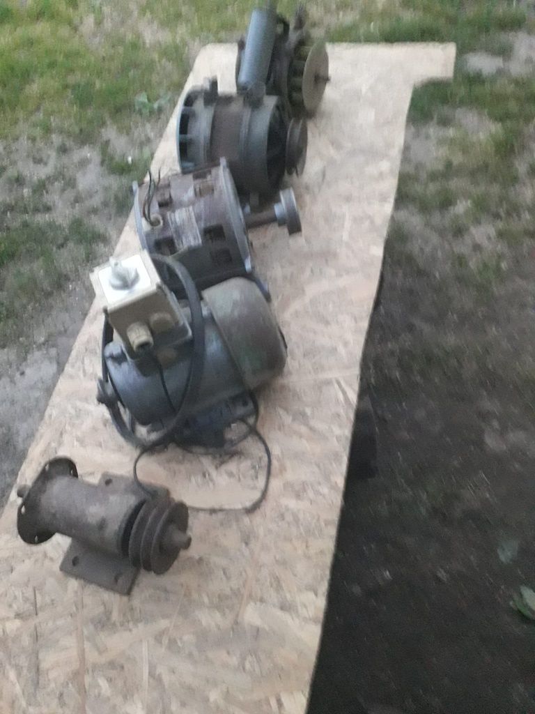 Vând motor 3 fazic