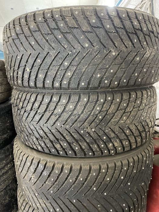 Продам резину один сезон в очень хорошем состоянии