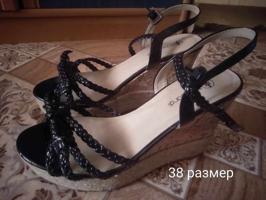 Женская обувь   .