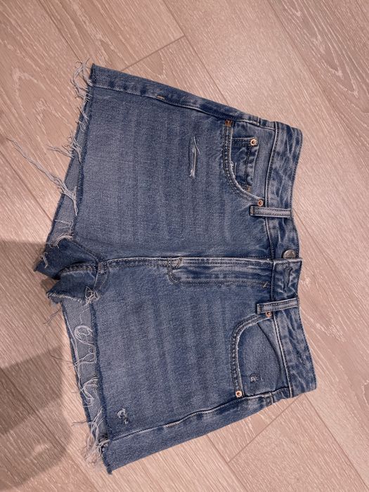 Къси панталонки stradivarius 34