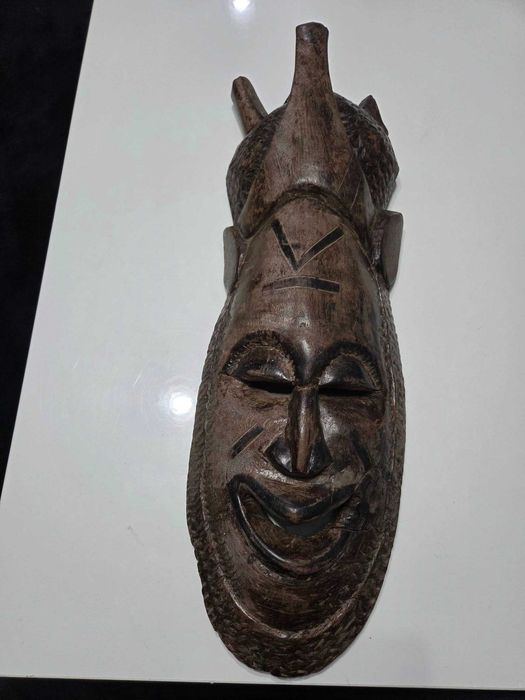 Masca vintage africana deosebita