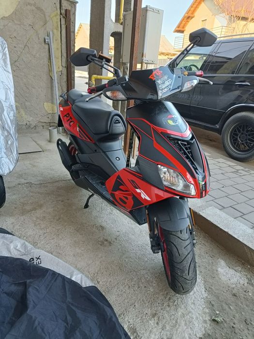 Scuter Aprilia SR50, an 2020, carburatie