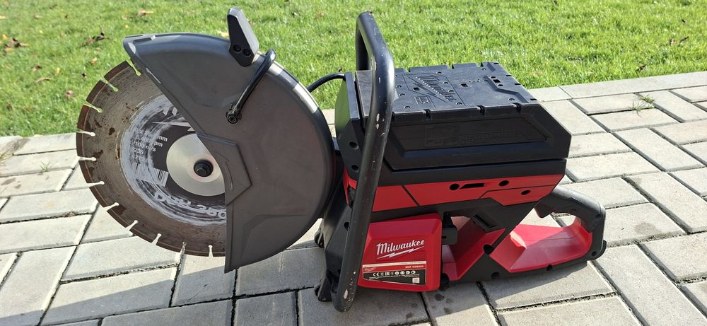 Milwaukee fierastrau