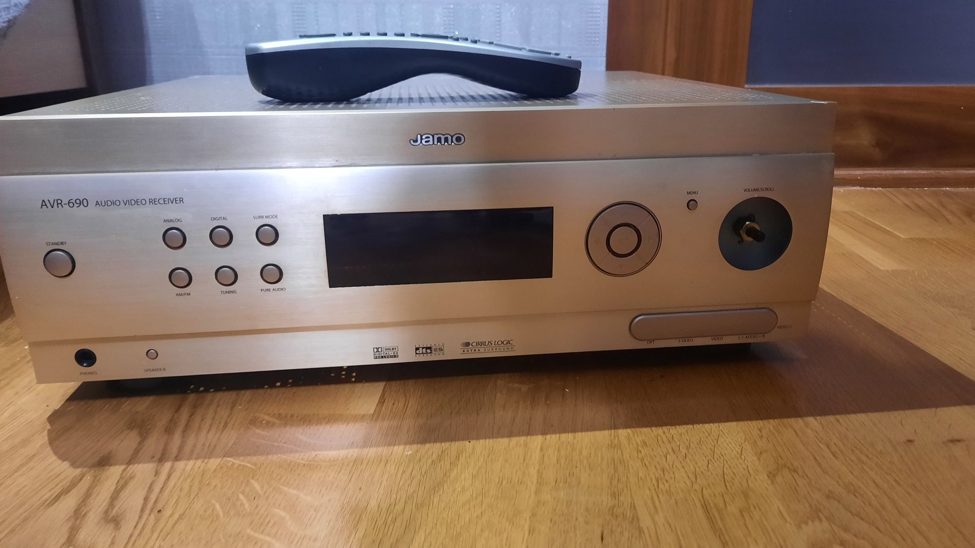 Jamo AVR-690 audio receiver