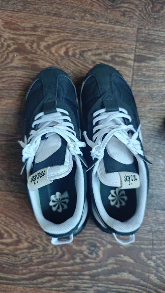 Продавам маратонки Nike