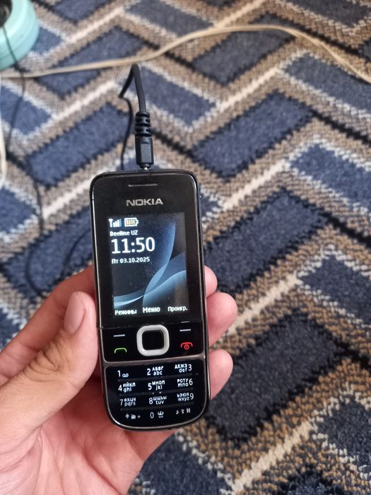 Nokia 2700 classic sotiladi