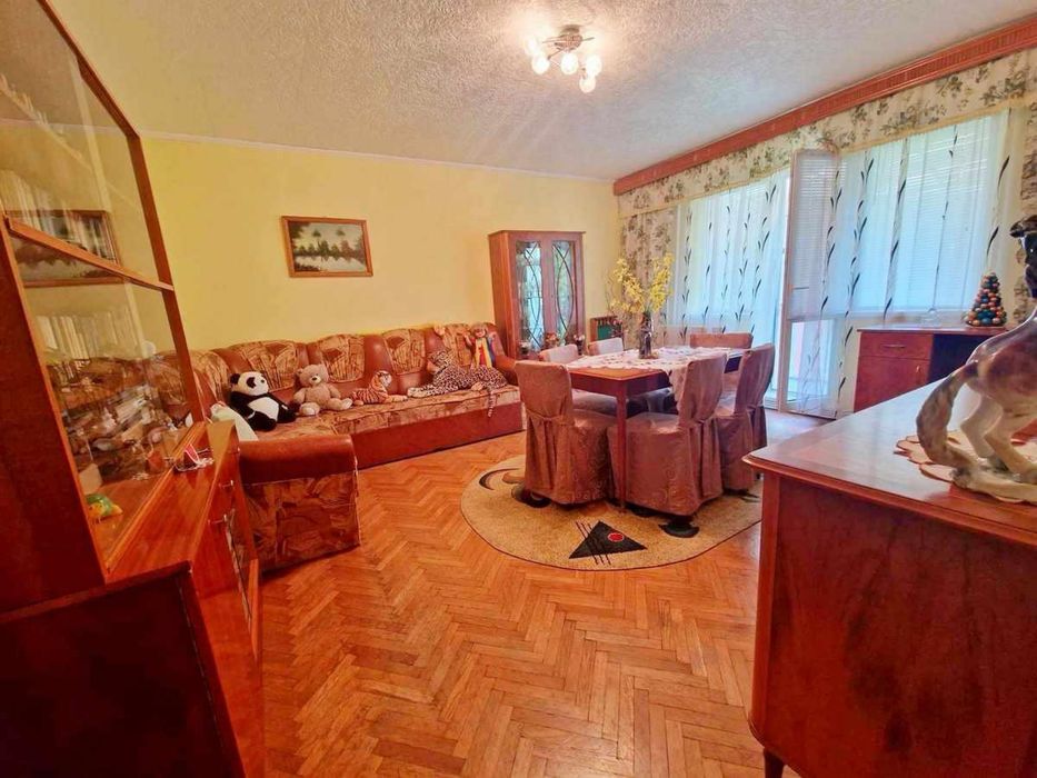 Vand apartament 3 camere 69.000 euro