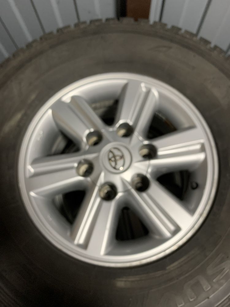 Шины зимние Maxxis с дисками.