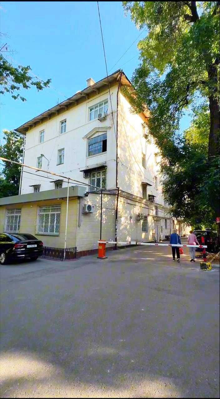 V385 Квартира сотилади ул. Шота Руставели 3/3/4 75м2