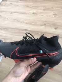 Ghete fotbal profesionale nike mercurial !