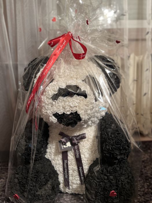 Бутиково ръчно изработено мече от рози