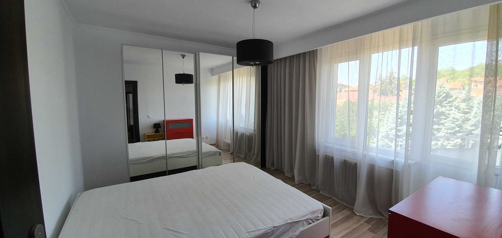 Vand apart decomandat 5cam, garaj, boxa Oradea langa Spitalul Judetean
