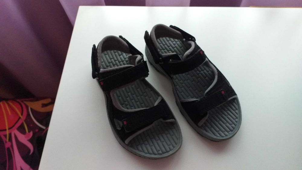 Оригинални маратонки Найк естествена кожа размер 25 за момченце  -40лв