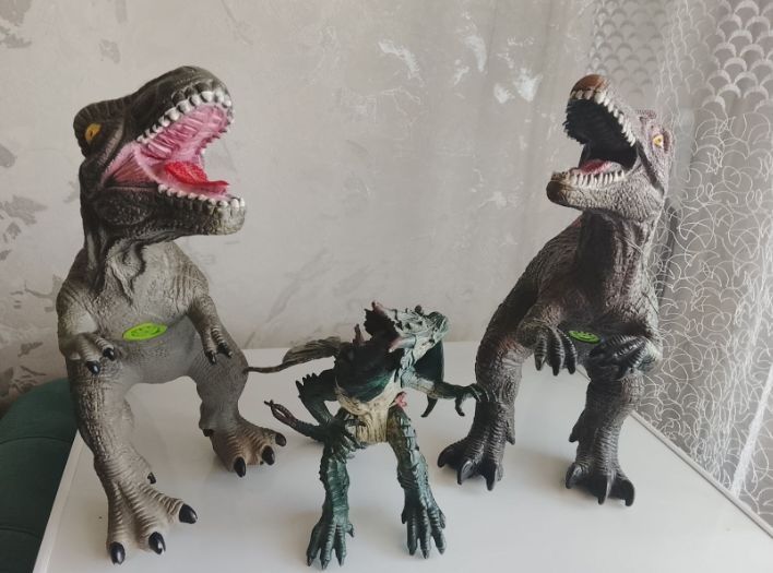 Игрушки Динозавры,Машина на пульту