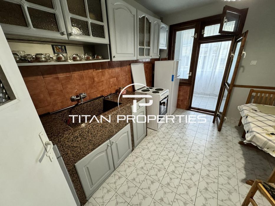 Дава се под наем Тристаен апартамент в Бургас, Център - 98 кв.м за 433.5 € - Снимка #8