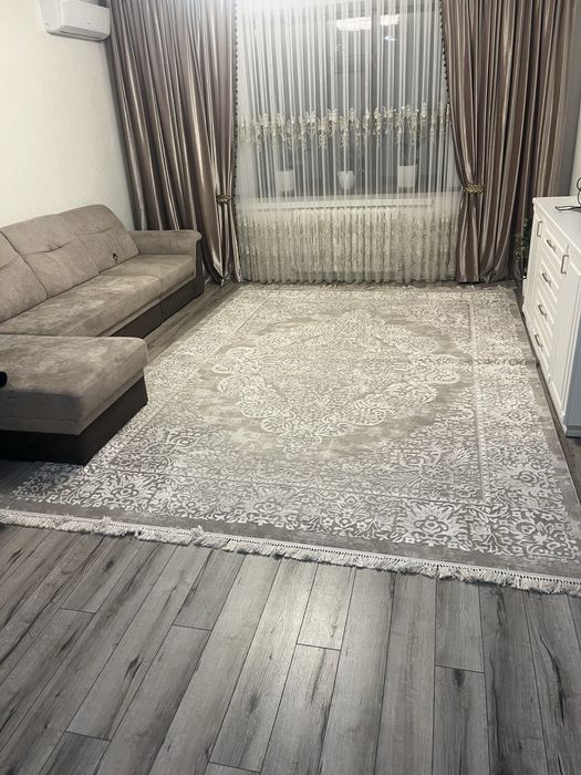 Продам палас 4 м на 2,8см в хорошем состоянии