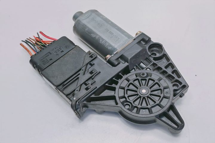 Motoras macara Stanga  105406301 Volkswagen VW Golf a 4-a generatie s